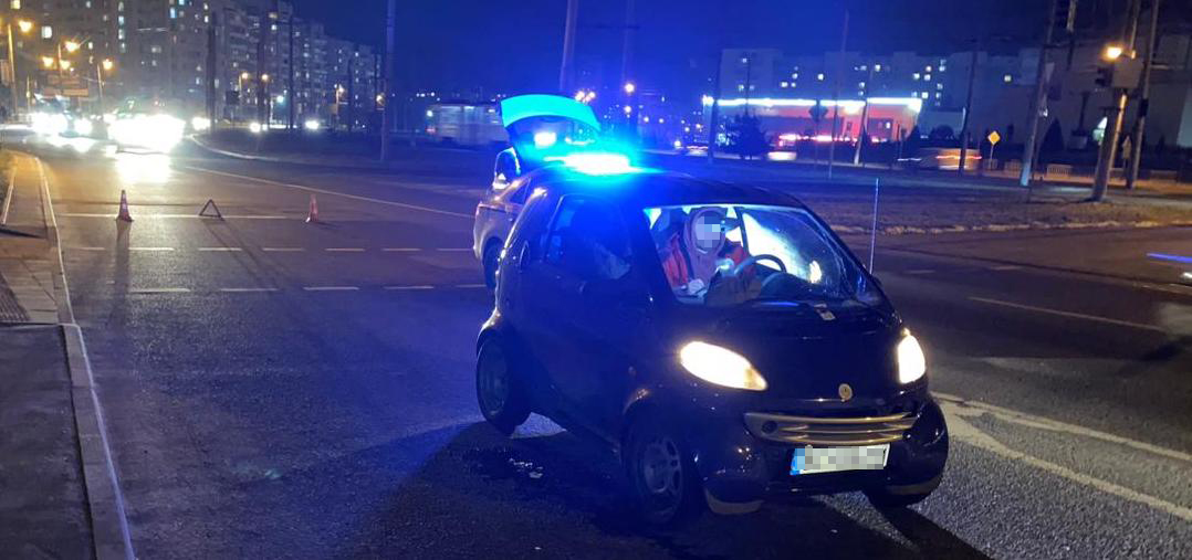 На Сихові 29-річний водій автомобіля збив чоловіка