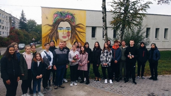 У Львові з’явився новий мурал, ескіз якого створили львівські школярі. Фото: facebook.com/СЗШ-65