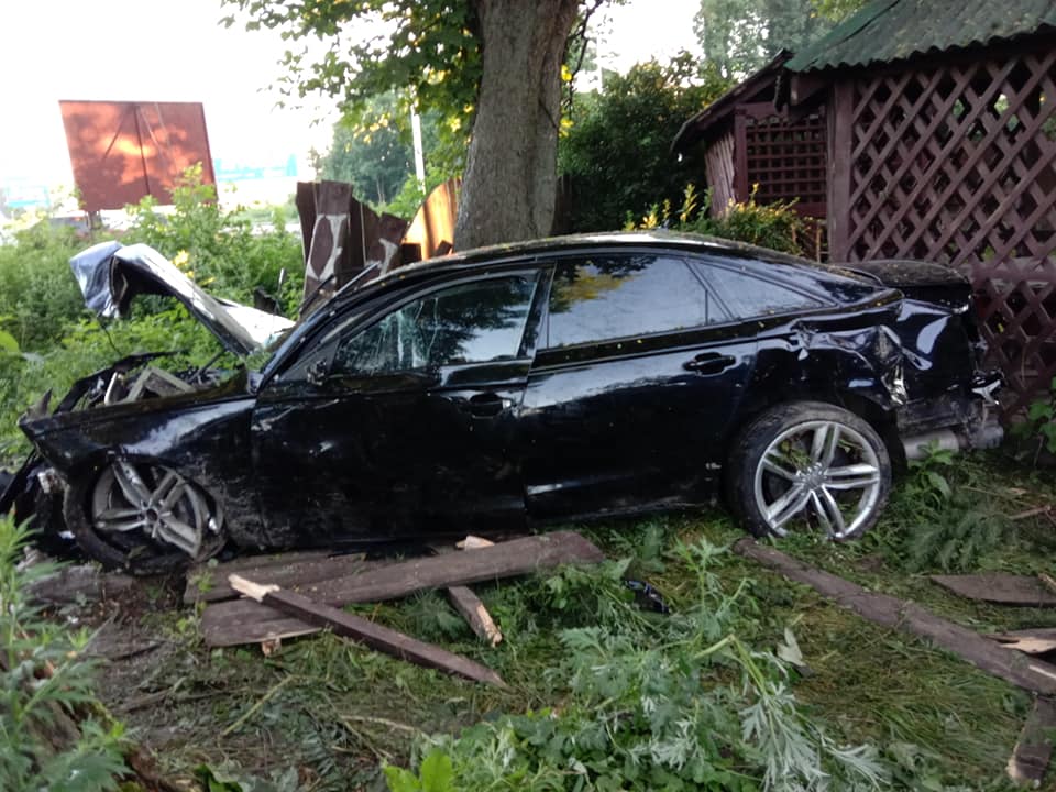 На Городоцькій автомобіль влетів у ресторан. &lrm;Фото: Vanya Boyan&lrm; 