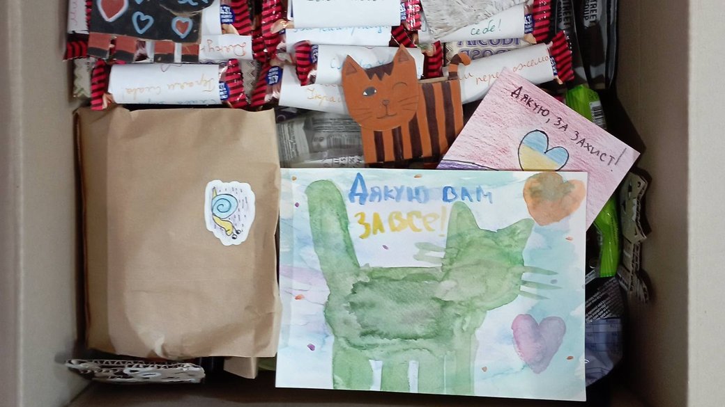 9-річна львів'янка продає малюнки, щоб допомагати військовим