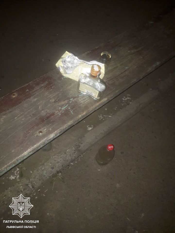 Нетверезий водій розбив припаркований автомобіль і втік