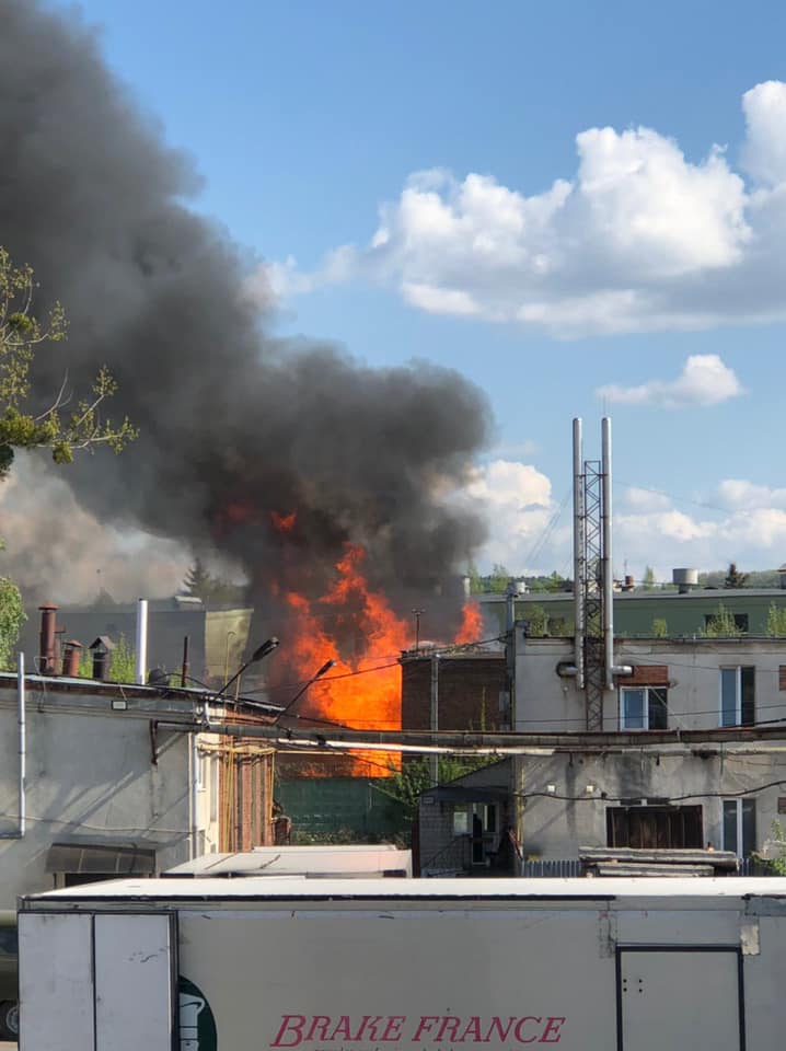 У Львові на вулиці Жовківській виникла пожежа