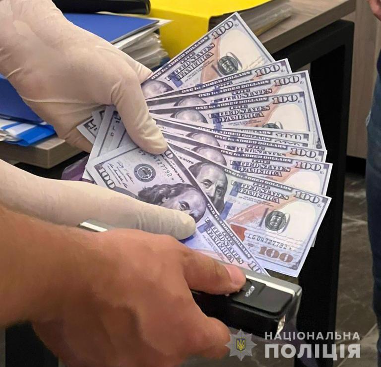 Директорка львівської фірми з працевлаштування підробляла документи для ухилянтів