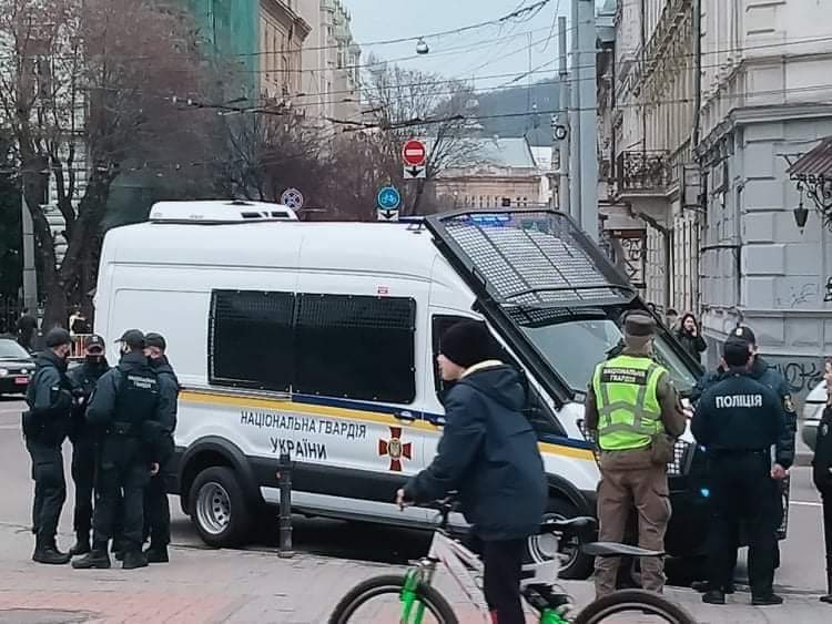 У парку Франка п’яний львів’янин побив патрульних. Фото: Варта1