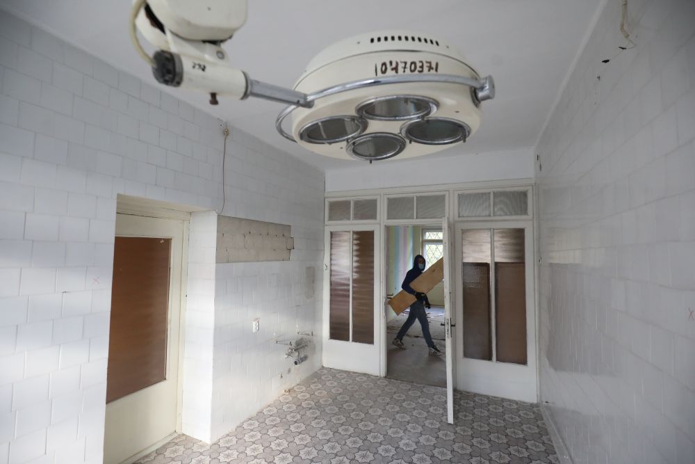 У львівській лікарні облаштовують додаткове відділення для хворих на Covid-19. Фото: Роман Балук