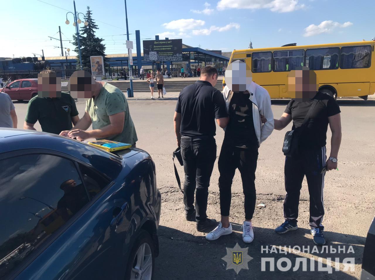 У Львові затримали хлопця, який напав на таксиста в Наварії. Фото: поліція Львівщини