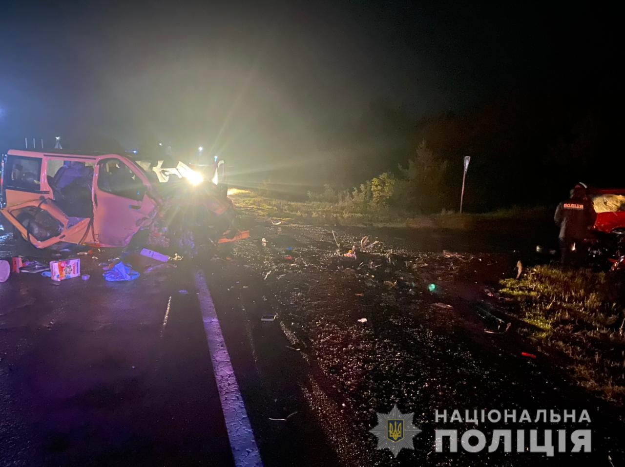 На Львівщині сталась автотроща, у якій постраждали троє людей. Фото: поліція Львівщини