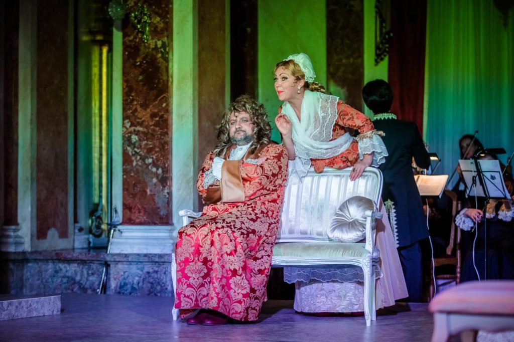 Комічна опера «Служниця-пані»