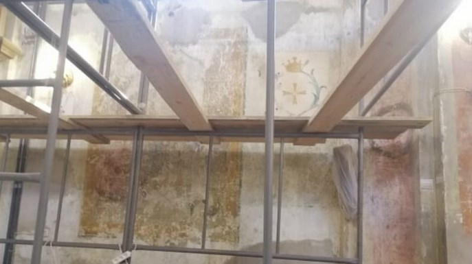 У Винниках під час робіт з реставрації костелу знайшли залишки живопису. Фото: Винниківський вісник