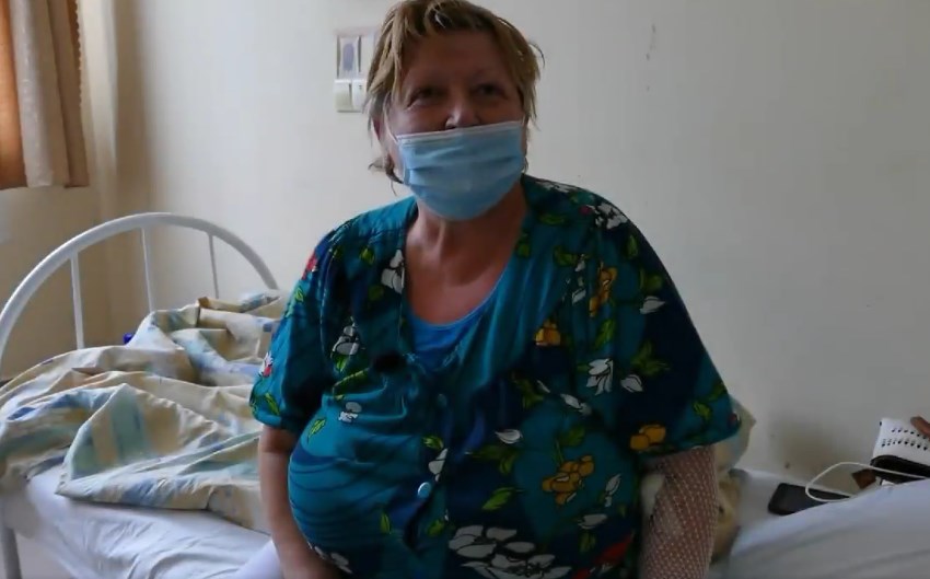 У Львові одужала пацієнтка з коронавірусом, у якої легені були уражені на 80%. Скріншот відео