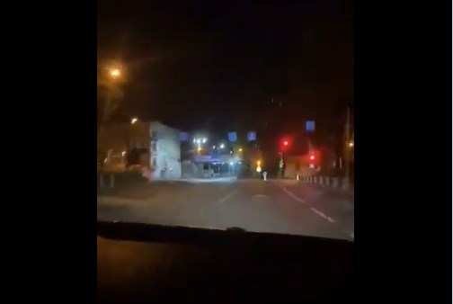 15-річний син львівського бізнесмена мчав нічним Львовом за кермом автомобіля Porshe. Скріншот з відео