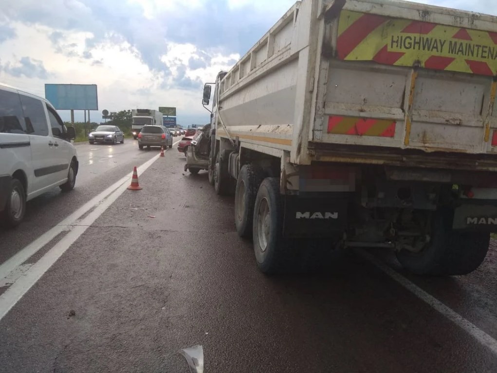 На об'їзній Львова сталась ДТП за участі шести автомобілів. Фото: патрульна поліція Львівщини