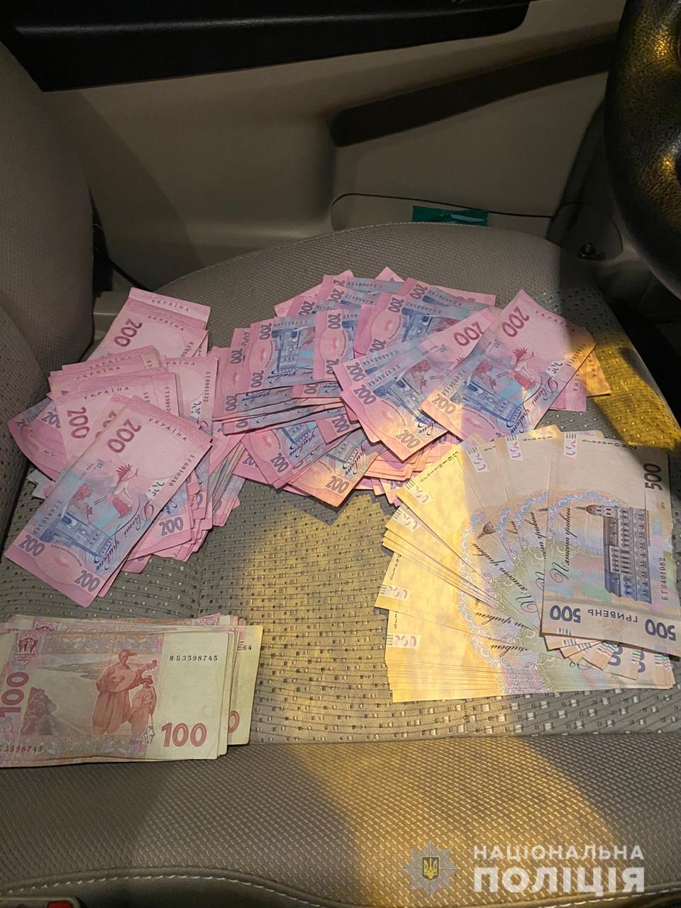 У Львові незаконно виготовяли та продавали фальсифікований антисептик. Фото поліції