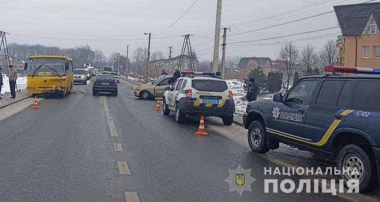 у Дрогобицькому районі автобус потрапив у ДТП