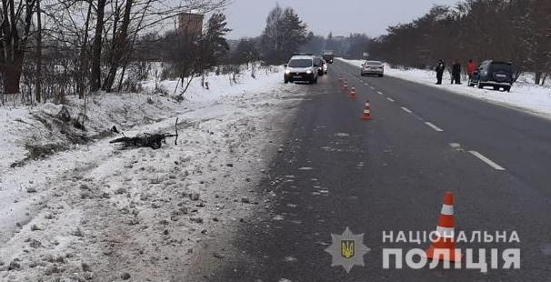Біля Бродів автомобіль насмерть збив велосипедиста