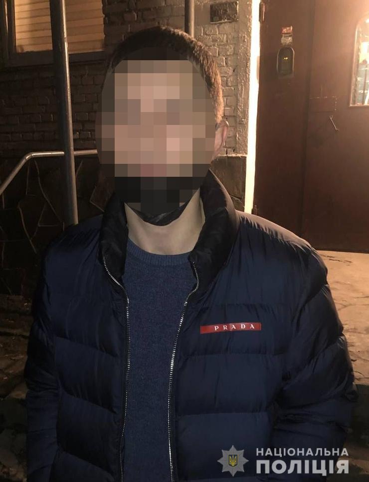 У Львові 41-річний чоловік пограбував магазин