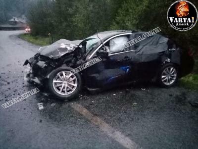 Дорожньо-транспортна пригода сталась на автодорозі &laquo;Київ-Чоп&raquo;. Фото: Варта1