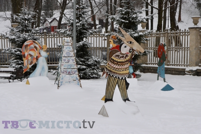 Біля Парку культури і відпочинку імені Хмельницького встановили фігури вертепу