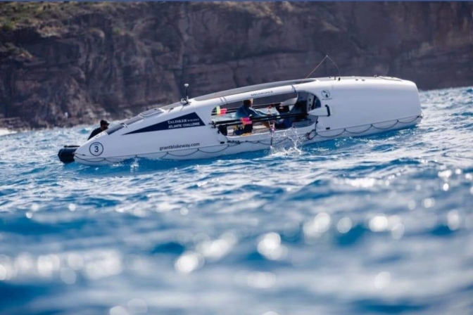 Човен, який змайстрував львів’янин Мирон Гуменецький, перетнув Атлантичний океан. Фото Мирона Гуменецького