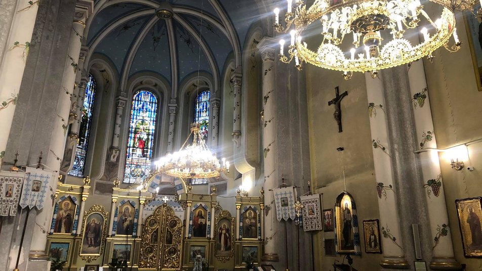 У львівському храмі, що на вулиці Лисенка, виявили давні розписи. Фото: Суспільне