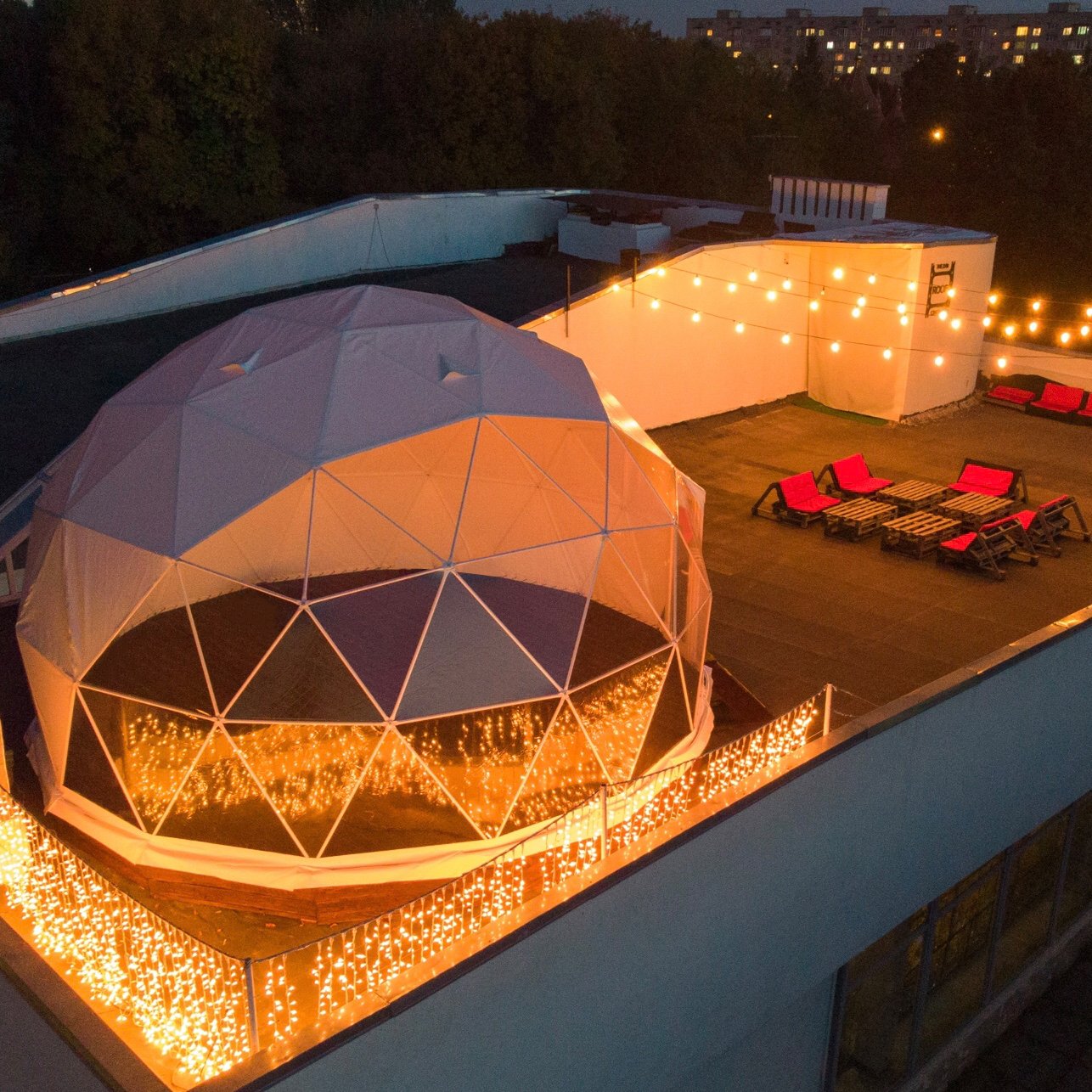 Фото: facebook.com/whatsonfriday