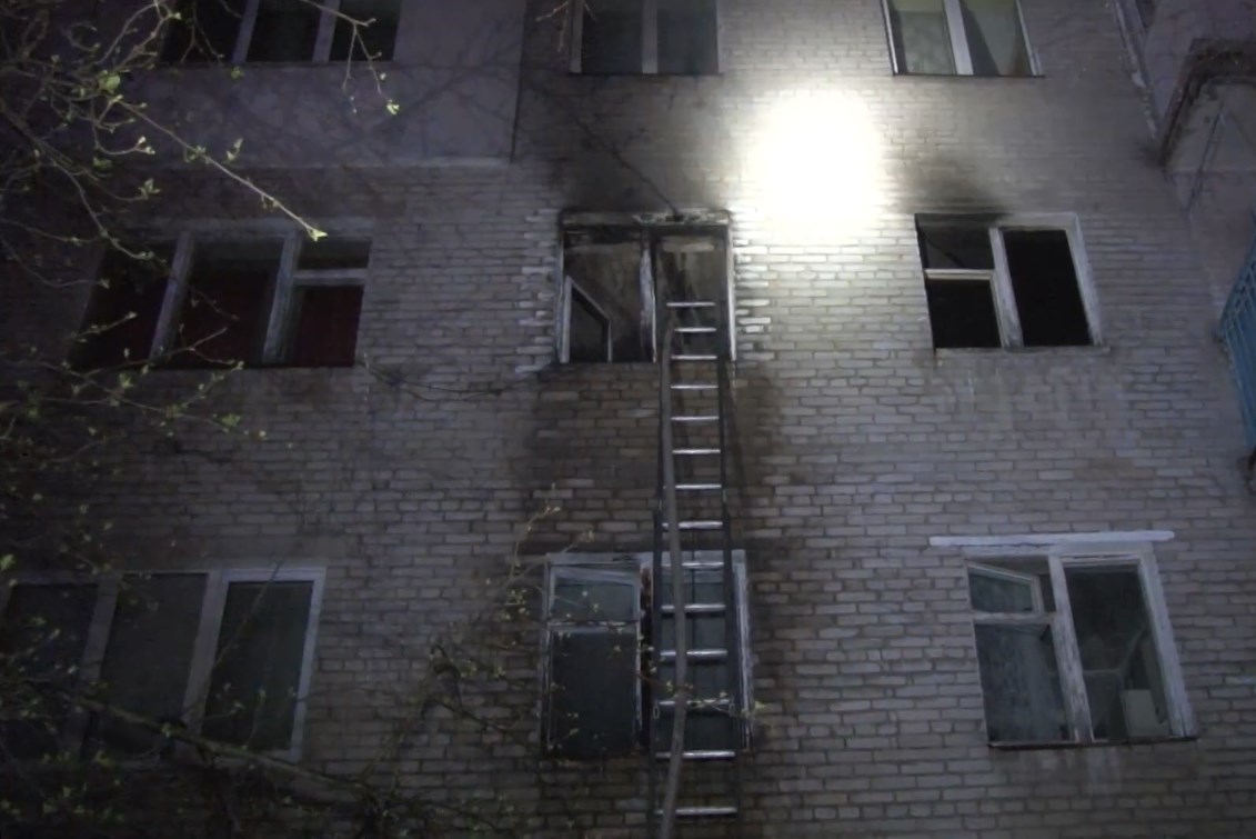У Львові сталася пожежа у квартирі на вулиці Володимира Великого. Фото: скріншот з відео