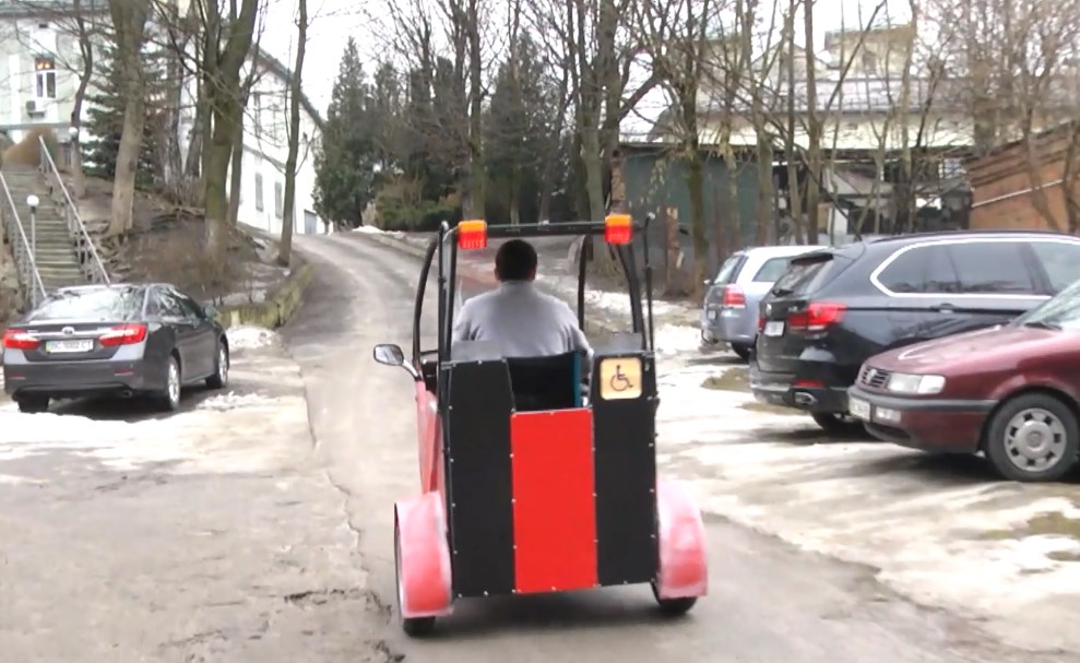 Львів’янин створює триколісні електричні скутери для людей з інвалізністю