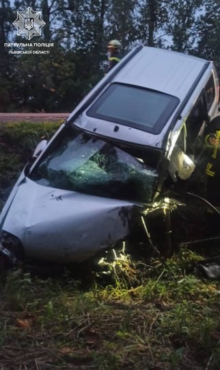 У лобовій ДТП біля Львова загинув 47-річний чоловік, ще один &ndash; у лікарні