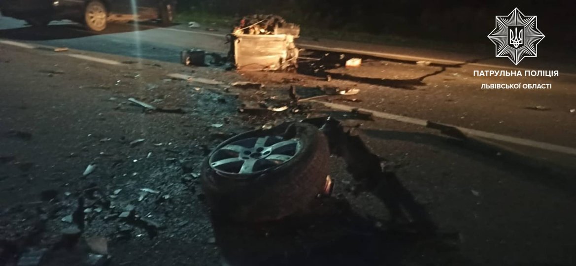 У лобовій ДТП біля Львова загинув 47-річний чоловік, ще один &ndash; у лікарні
