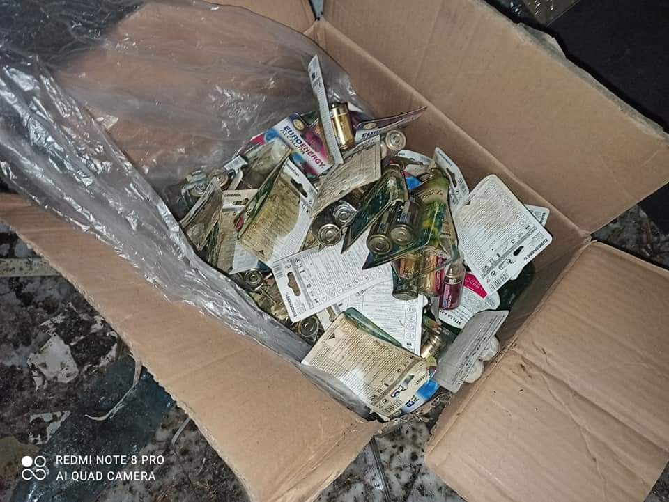 У Брюховичах, що біля Львова, виявили звалище небезпечних відходів. Фото: Держекоінспекція у Львівській області 