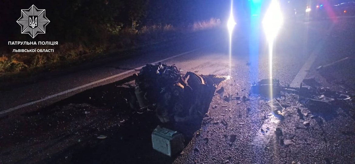 У лобовій ДТП біля Львова загинув 47-річний чоловік, ще один &ndash; у лікарні
