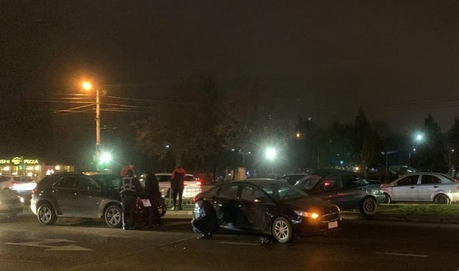 У Львові автобус «Електрон» потрапив в ДТП. Фото поліції