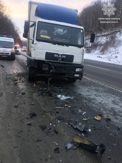 На об&rsquo;їзній дорозі Львова сталася ДТП за участі трьох автомобілів. Фото поліції