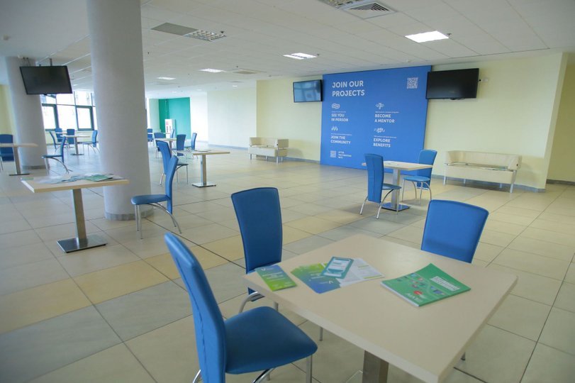 У центр вакцинації на «Арені Львів» курсуватиме безкоштовний автобус. Фото: Максим Козицький