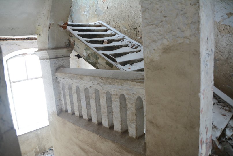 У Бібрці біля Львова викупили для реконструкції закинуту аварійну школу