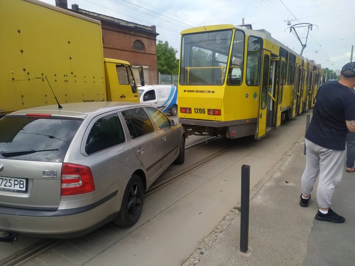 Львів'янин без водійських прав вчинив чергову ДТП під наркотиками