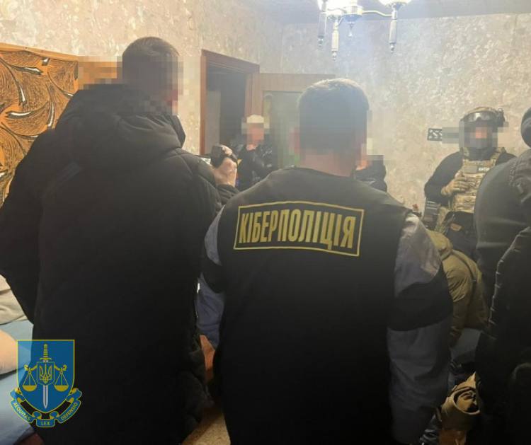 У Львові шахраї викрадали гроші з банківських рахунків переселенців