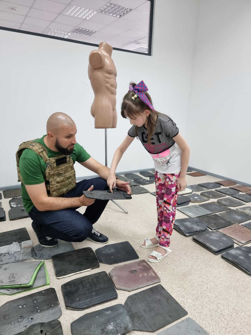 9-річна львів&rsquo;янка продає власні картини, щоб зібрати гроші для ЗСУ