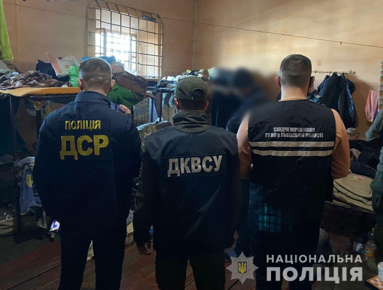 Львівські правоохоронці викрили канал постачання наркотиків у виправну колонію. Фото: поліція Львівщини
