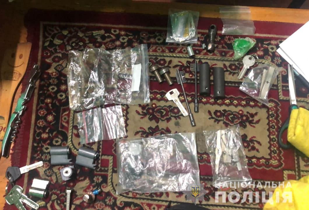 У Львові викрили серійних злодіїв, які обкрадали квартири львів’ян