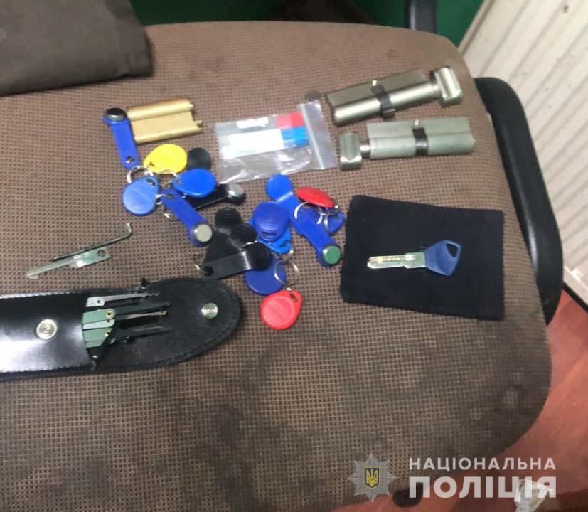 У Львові викрили серійних злодіїв, які обкрадали квартири львів’ян