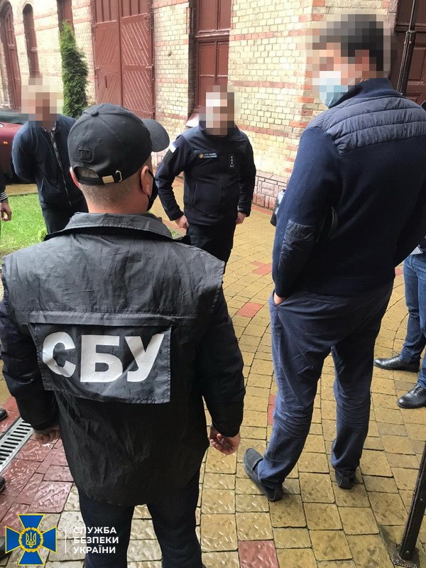 У Львові на хабарі викрили посадовця ДСНС Львівщини. Фото: СБУ