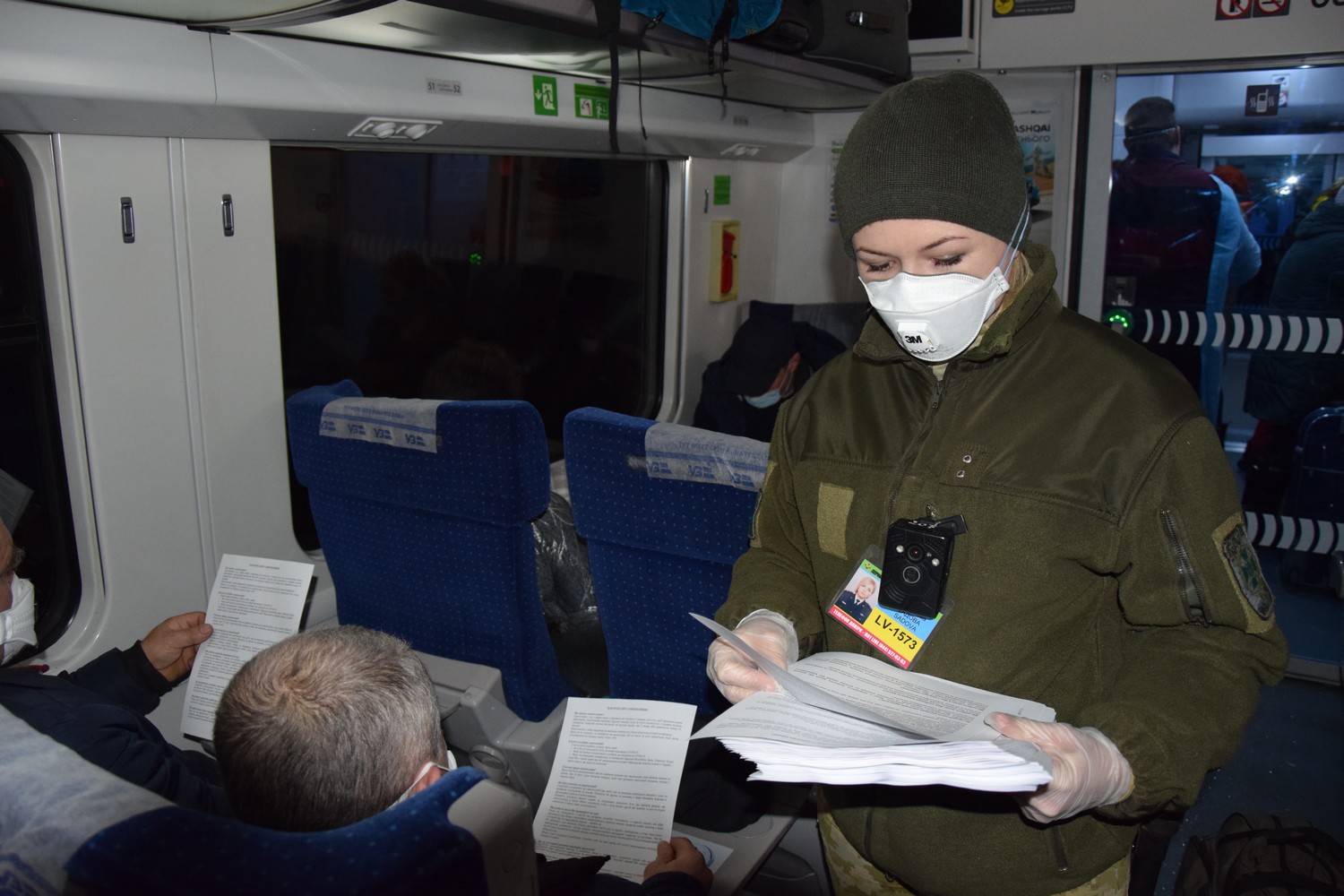 З Польщі прибувають потяги з евакуйованими українцями