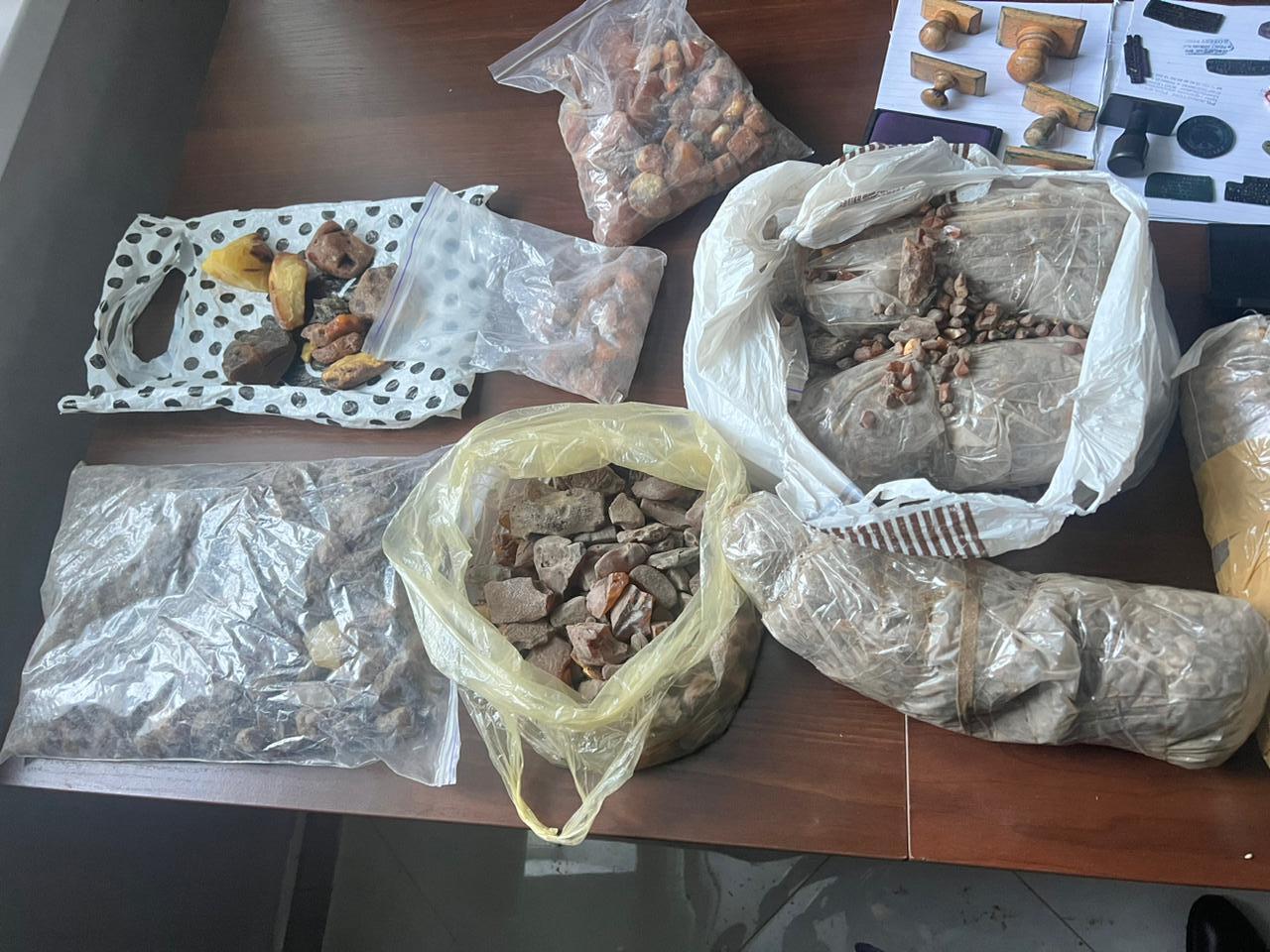 На Львівщині викрили схему легалізації мільйонів гривень, які викрали на окупованих територіях