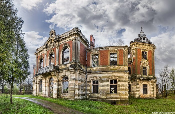 У Тартаківському палаці на Львівщині розпочинається туристичний сезон. Фото: madmax@studioavtv.com.ua
