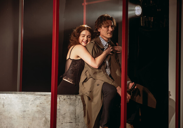 Вистава "Америка" у львівському театрі "Воскресіння"