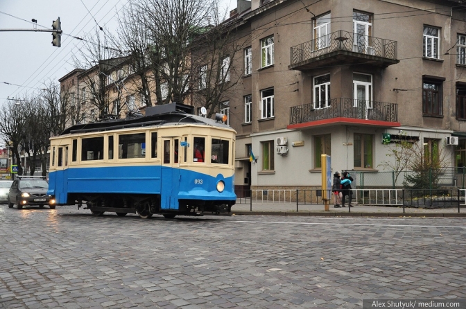 У Львові курсує відреставрований 111-річний трамвай. Фото: Alex Shutuyk