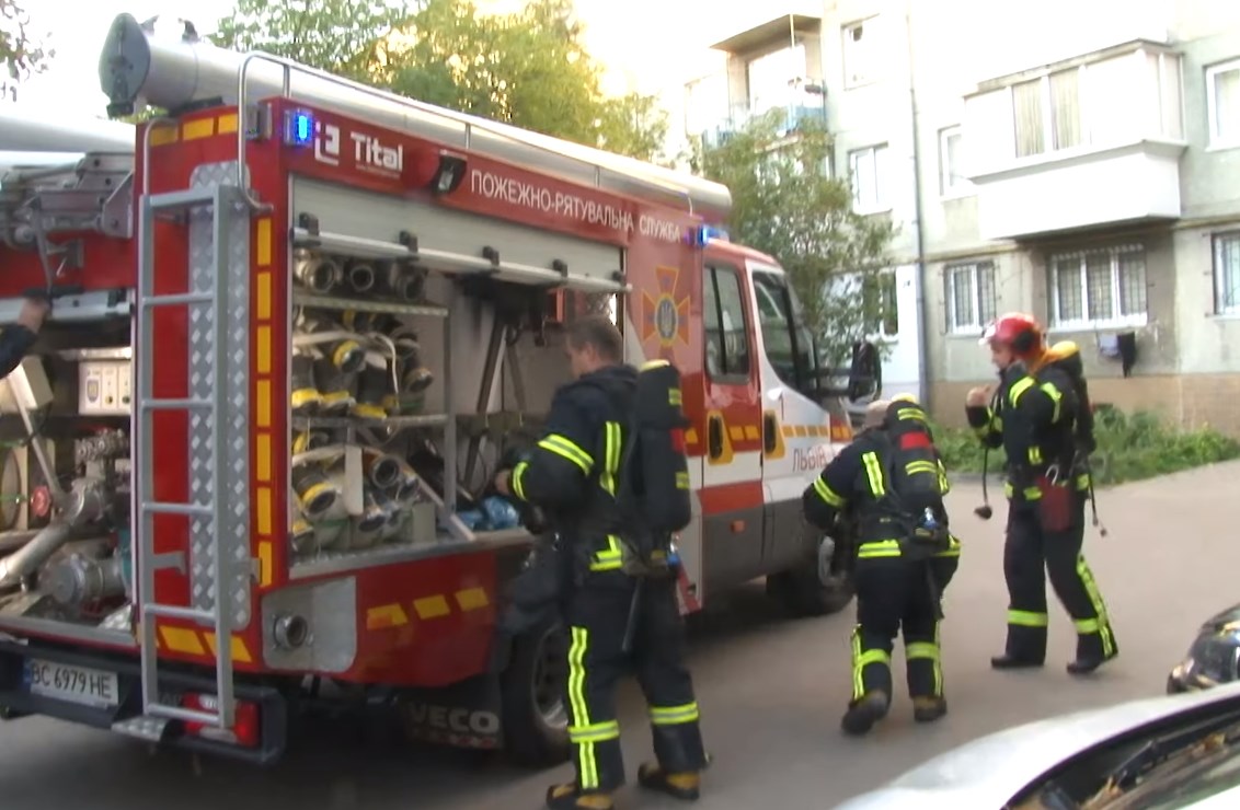Внаслідок займання загинув 58-річний чоловік. Фото: скріншот з відео ДСНС Львівщини