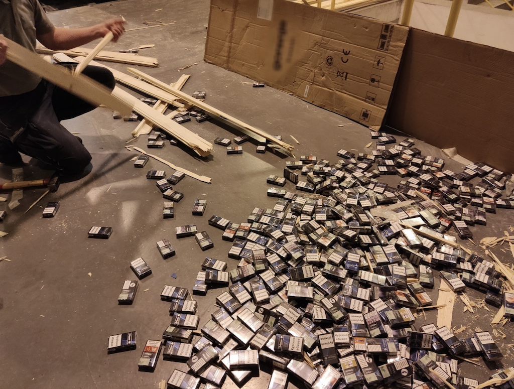 У пункті пропуску Рава-Руська-Гребенне виявили контрабанду сигарет