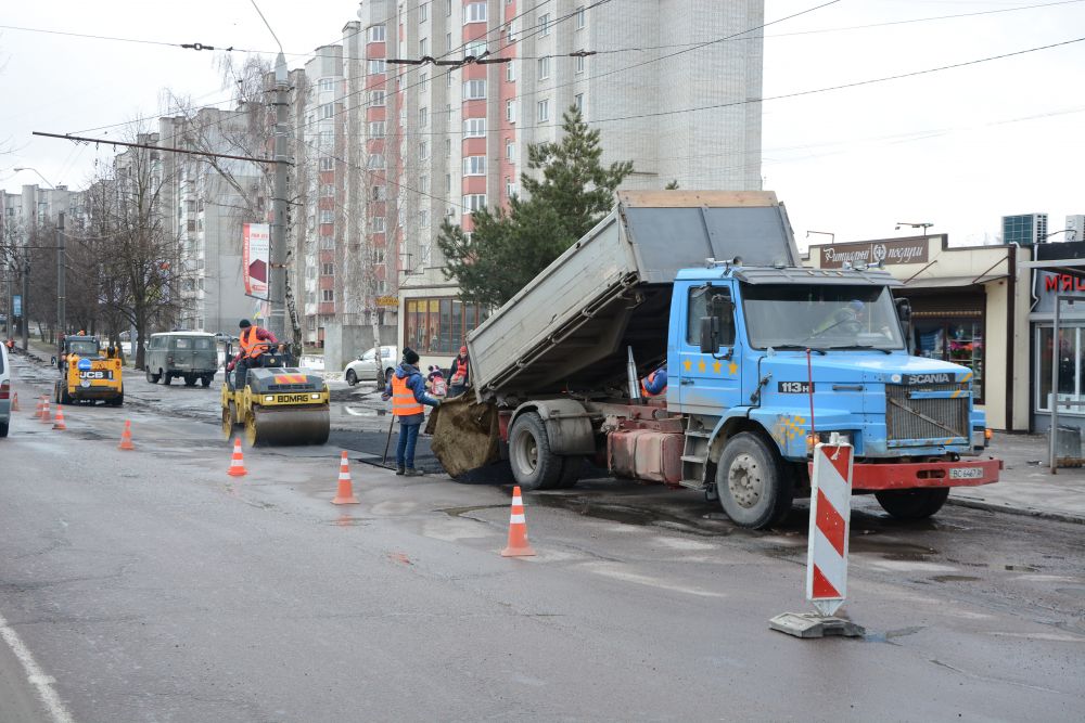Коли залатають ями на Зеленій, Широкій і Героїв УПА у Львові